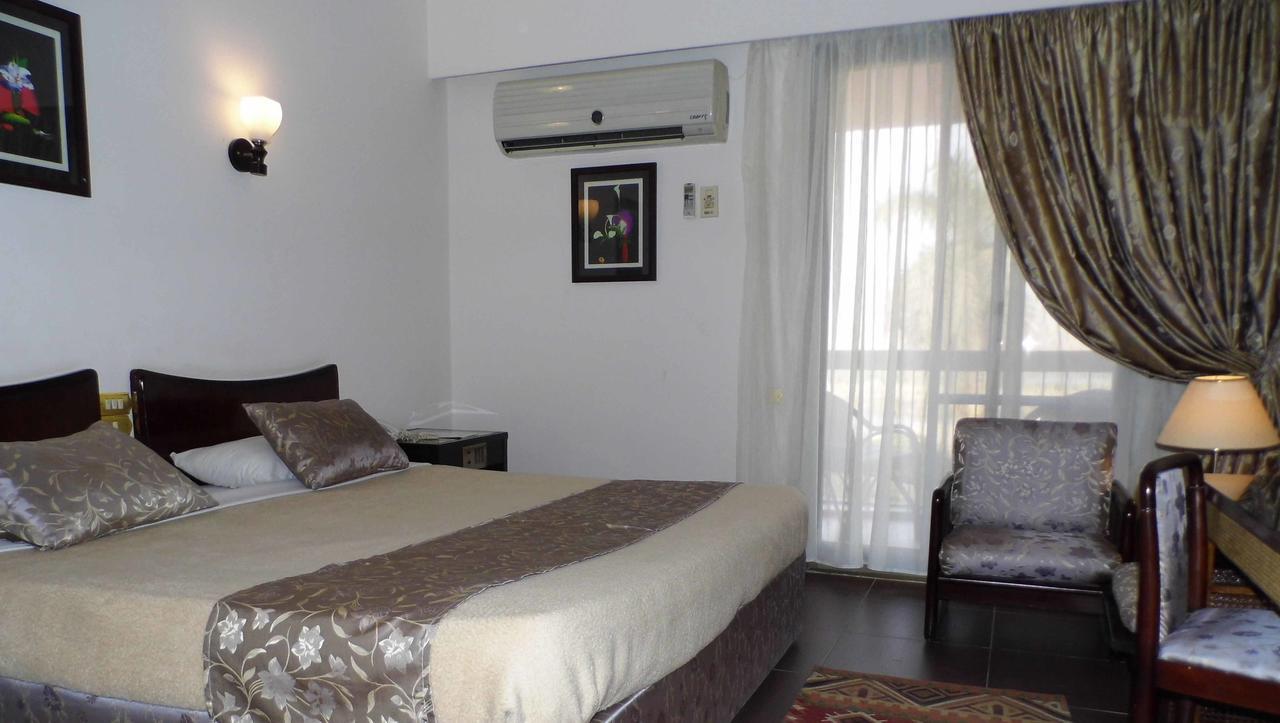 Mg Nefertiti Hotel 알 미니아 외부 사진